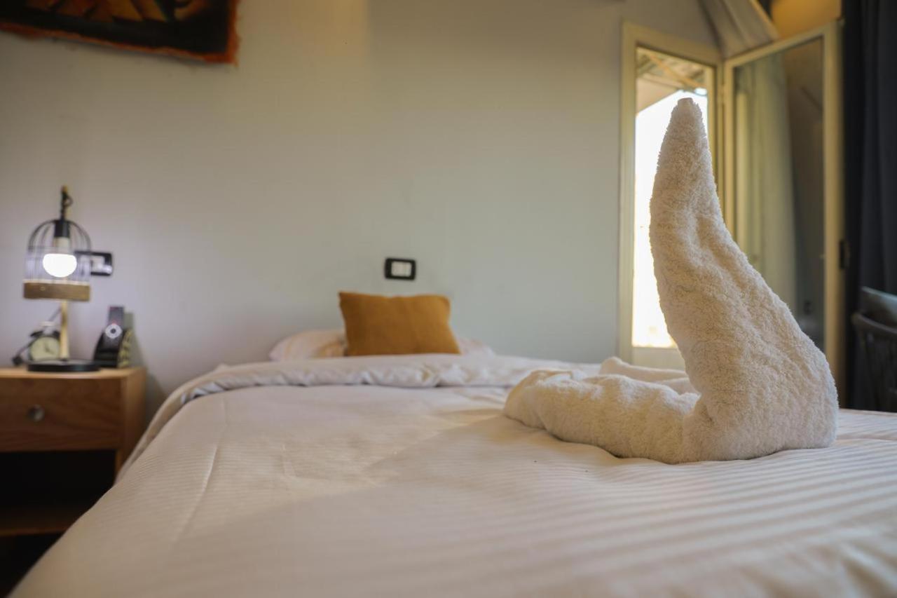 King Tout Hotel Pyramids View Кайро Екстериор снимка